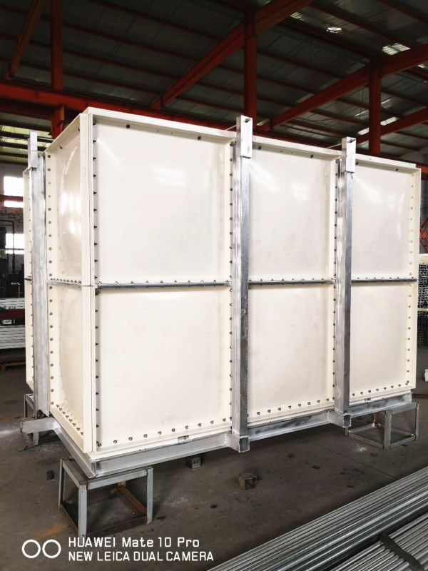 我們運輸玻璃鋼水箱時應該注意哪些問題？